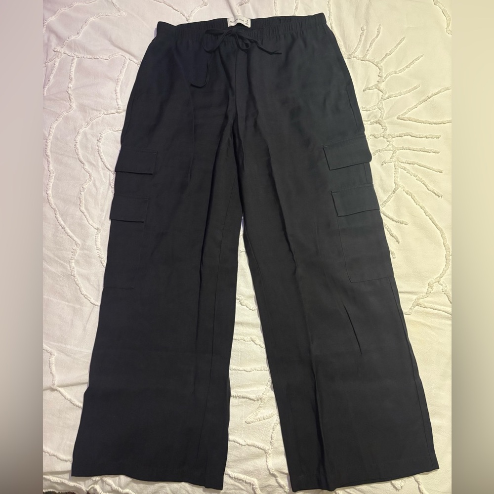 Abercrombie & Fitch Cargo Pull-On Pant
